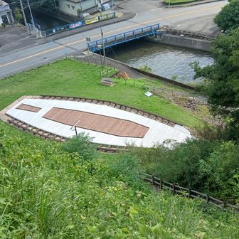 水軍が使っていた大型軍船(安宅船)の大きさが分かる模型。船倉に漕ぎ手、甲板に兵士が乗る。