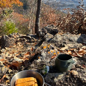 愛宕山でおやつ休憩😋