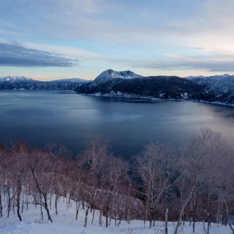 樹氷と共に
奥には斜里岳