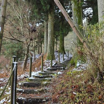 大比叡山の直下
