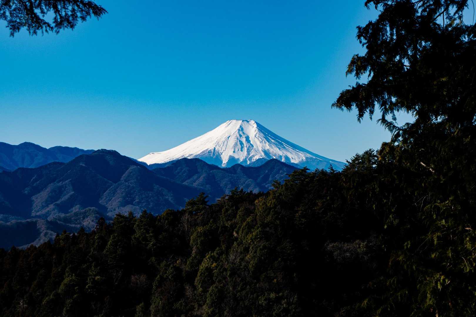 山頂からの富士山、一つ目笑