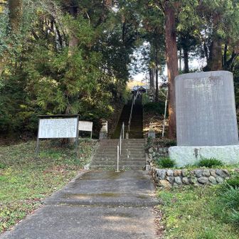 虚空蔵尊からは舗装路です
