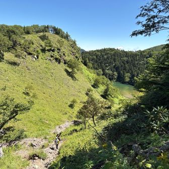 弥陀が池からの取付き地点。
まだ座禅山の方が高い！