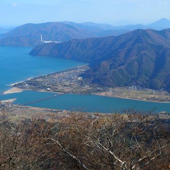 東峰より
由良川河口がよく見える