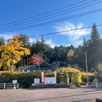 ようやく出発地点の西寒多神社へ戻ってきました😅
ちょっとお昼ご飯食べに出かけたつもりが、思わぬロングトレイルに💦

疲れたけど楽しかった♫
本宮山で会った年配のご婦人にあらためて感謝(*´∀｀)

本宮山～霊山への縦走おすすめです😎👍
ロード歩きちと長いけど💦