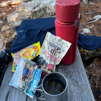 長良山は予想に反して良い山頂😀コーヒー淹れて行動食で長居しました❗️