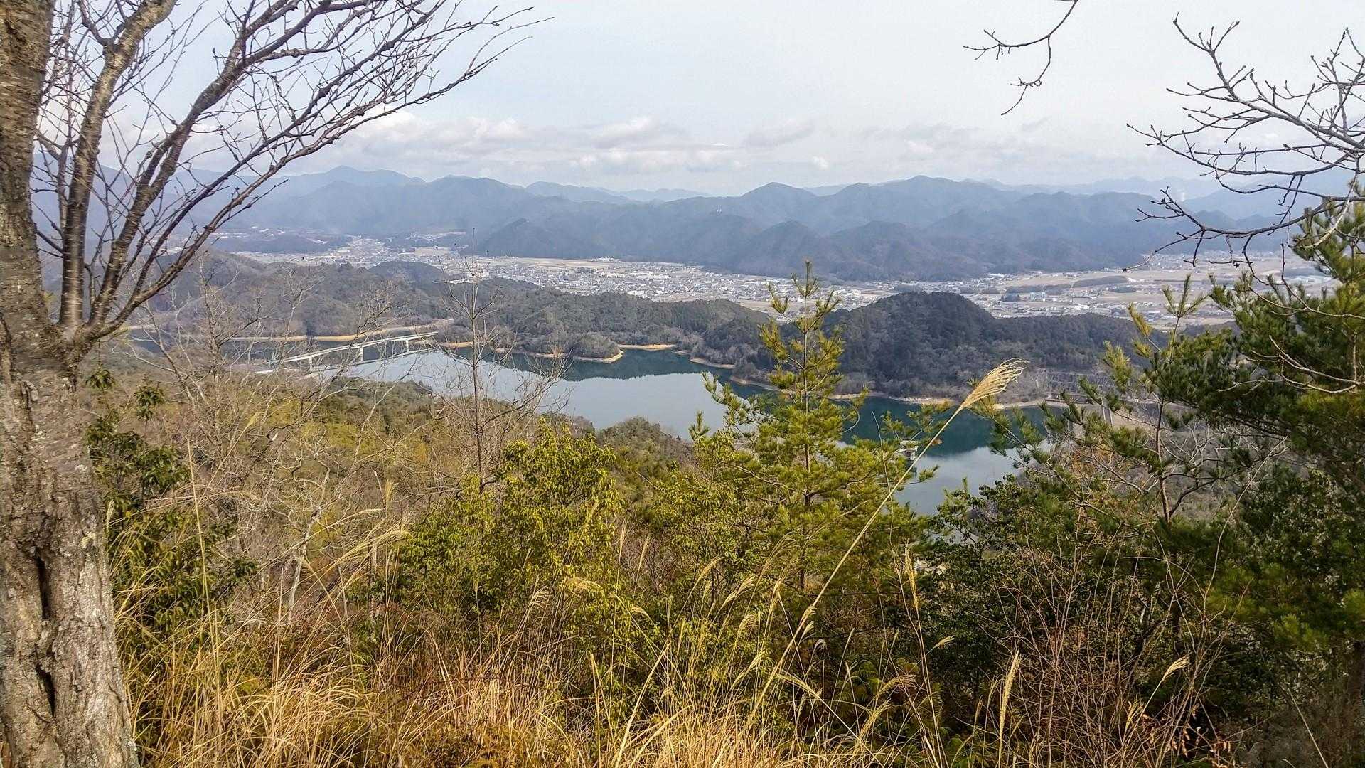 
ダム湖「翠明湖」
