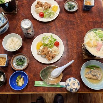 夕食
豆乳鍋に唐揚げ、ボリューム満点で美味し