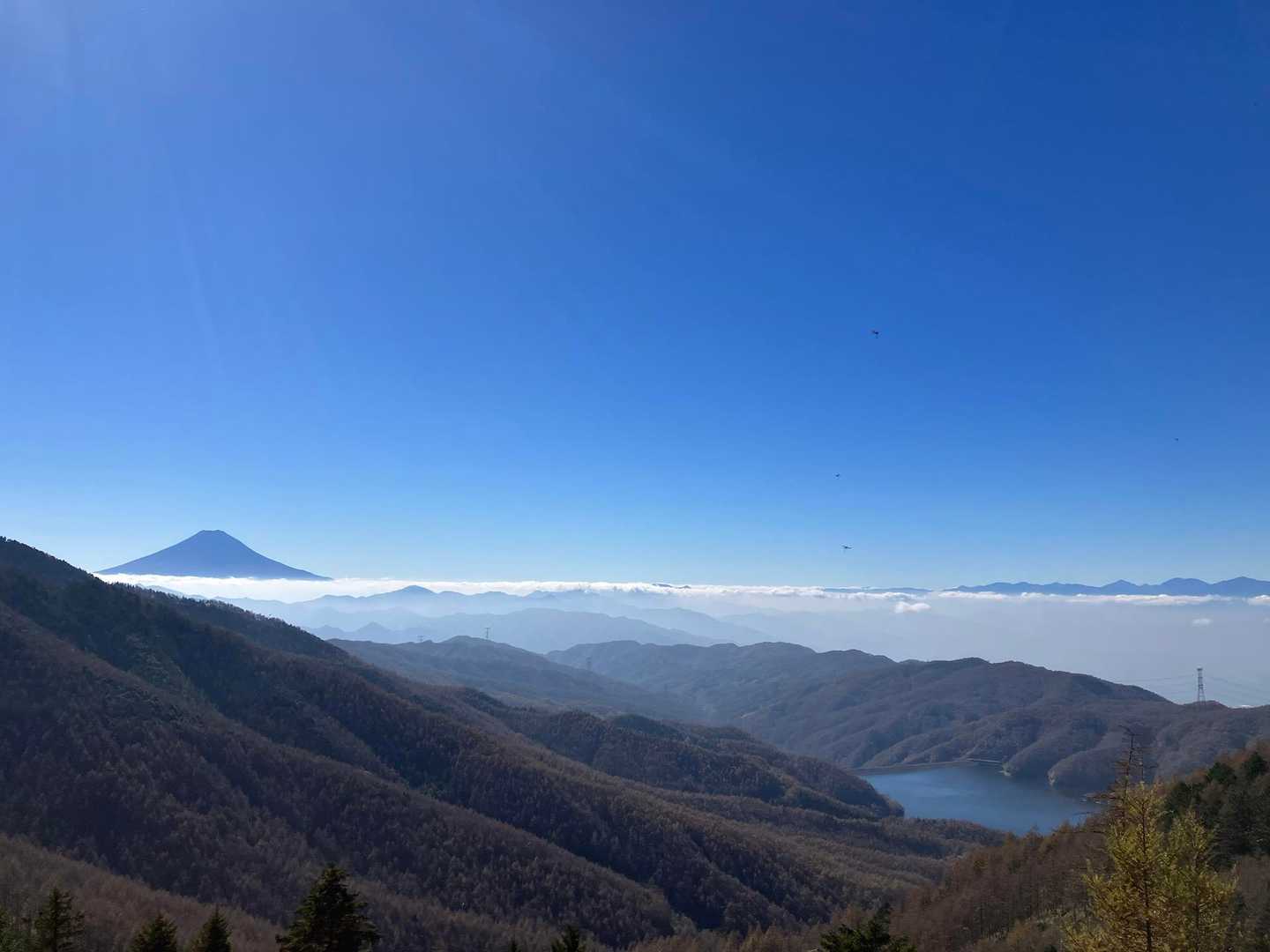 小屋平バス停-牛奥ノ雁ヶ腹摺山-すずらん昆虫館前バス停 縦走コース
の写真