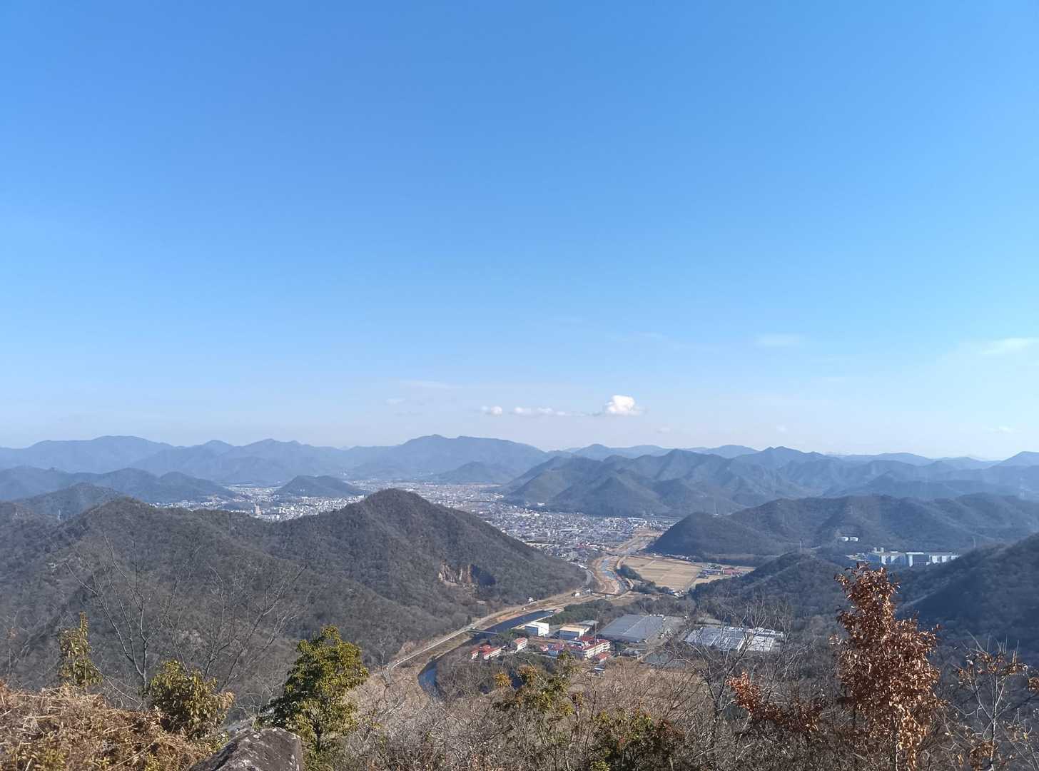 芳田の里ふれあい館-角尾山登山道入口-角尾山 往復コースの写真