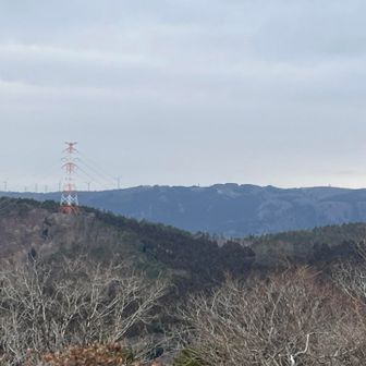 通ってきた風車があんなに遠くに！