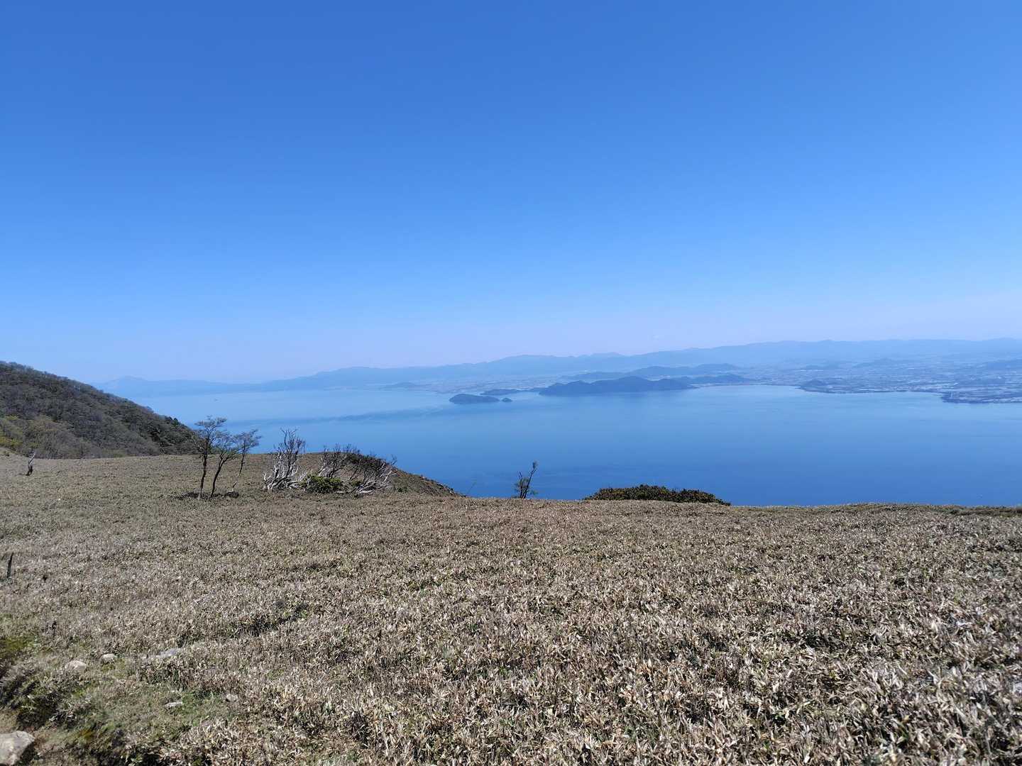 稜線から見たびわ湖