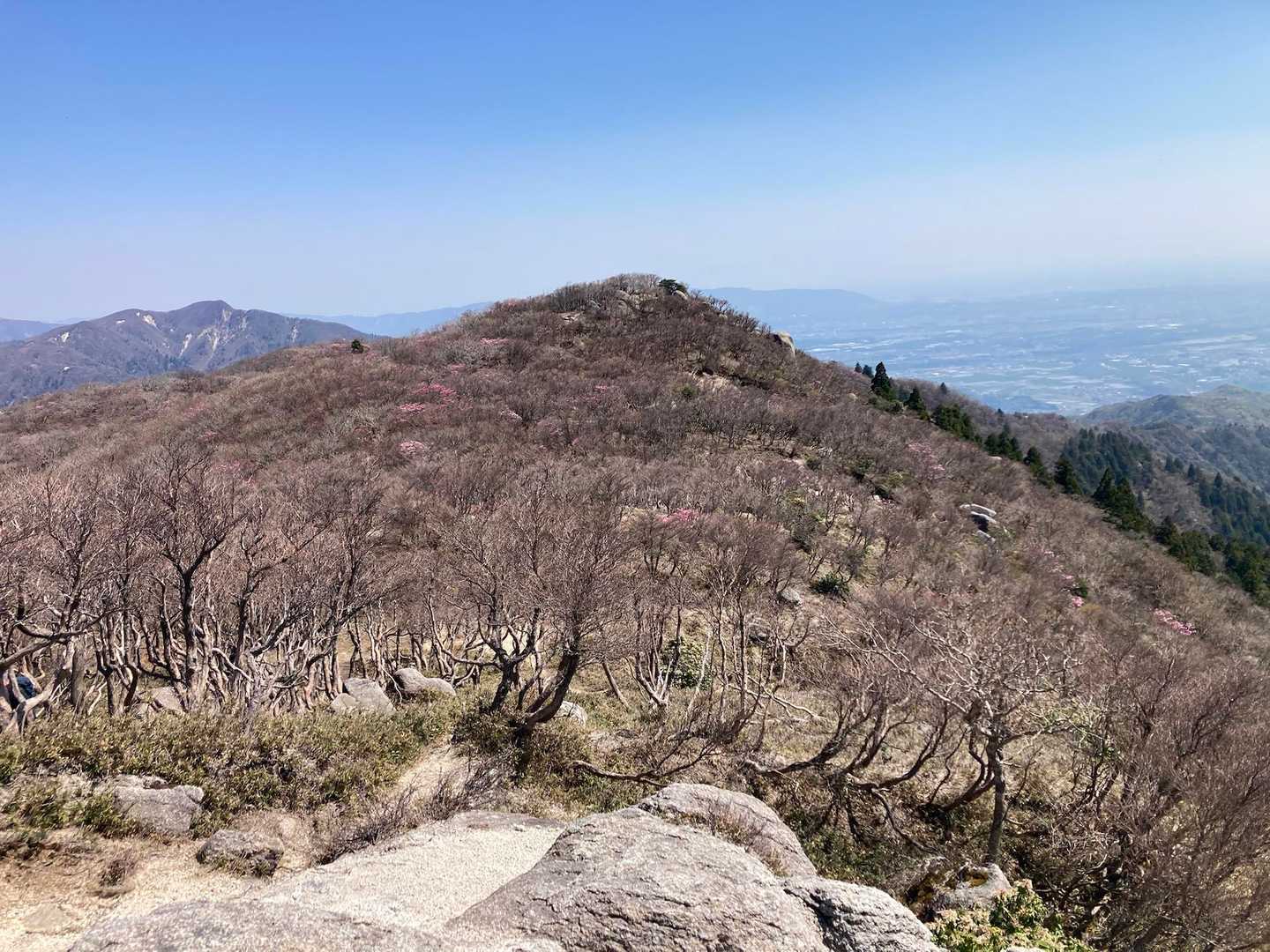 国見岳から青岳方面🤗
なんともステキな風景😍
ここ大好き💕