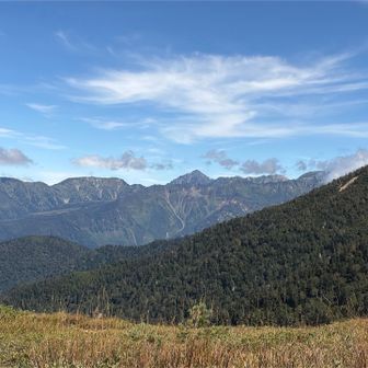 途中、大日岳や剱岳✨️  素晴らしい👏
いつか大日岳から立山もグルっとまわってみたい😍  黒部五郎岳はまたいつか、リベンジしよう、かな😅