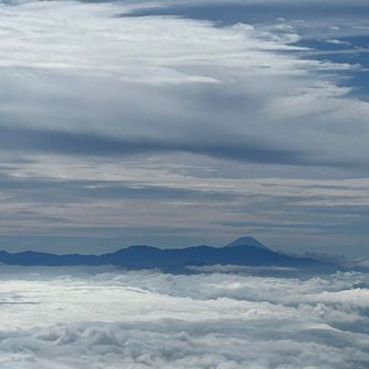 奥秩父方面と富士山🗻
