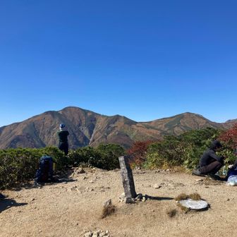 小朝日岳山頂