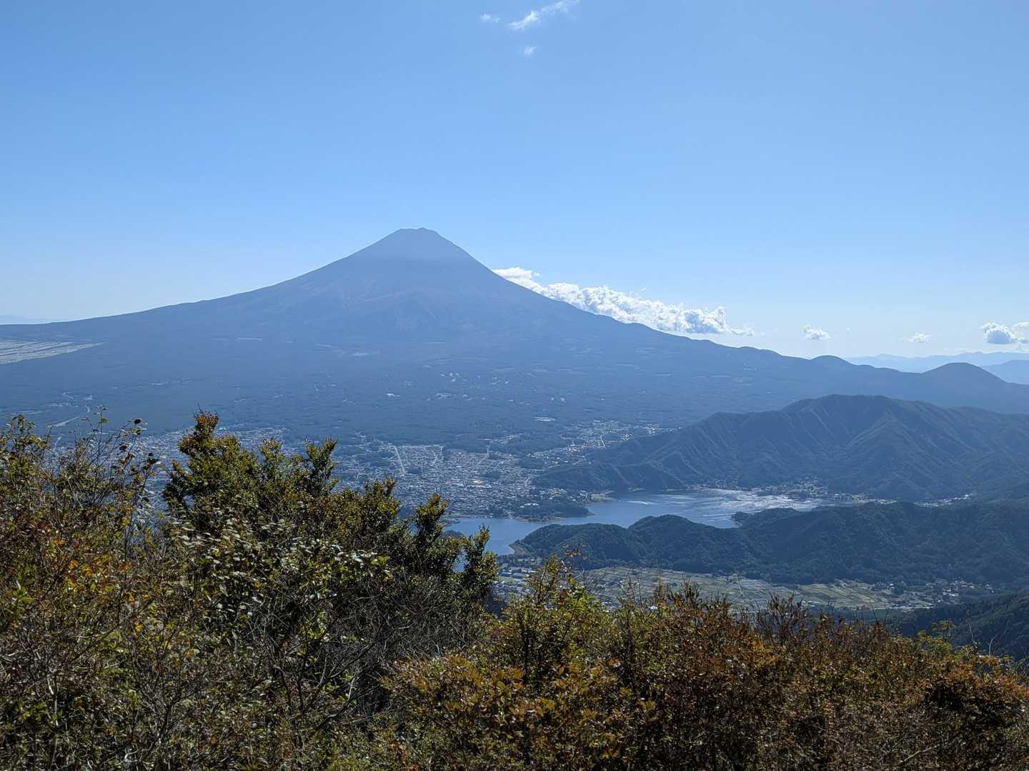 御坂峠-カネ山-御坂山-観音平山-旧御坂峠-コブ岩ノ頭-御 縦走コースの写真