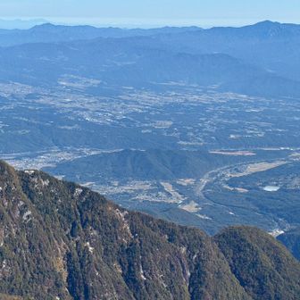 中央に見えるのが地元の中山。