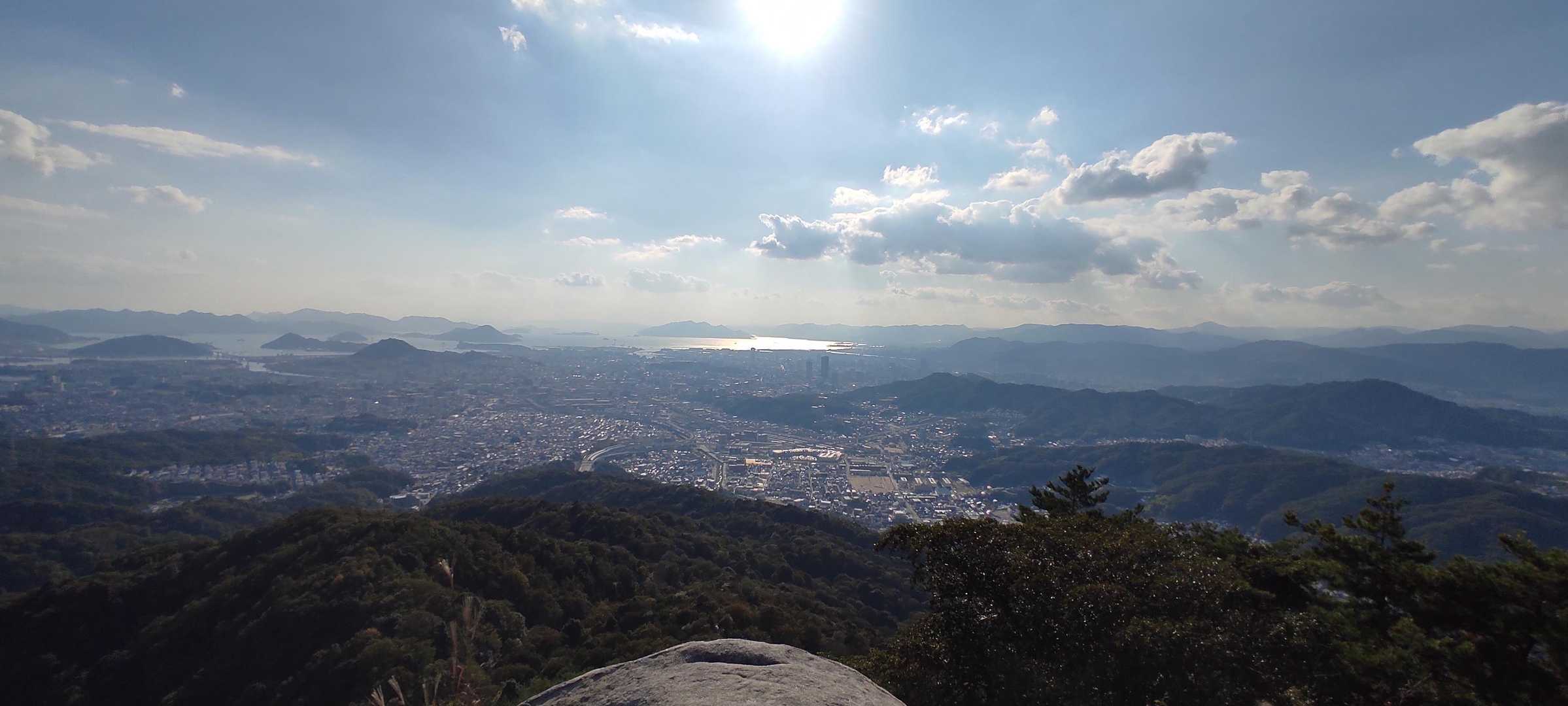 午前は雲が多かったですが、予報通り、午後から晴れましたね