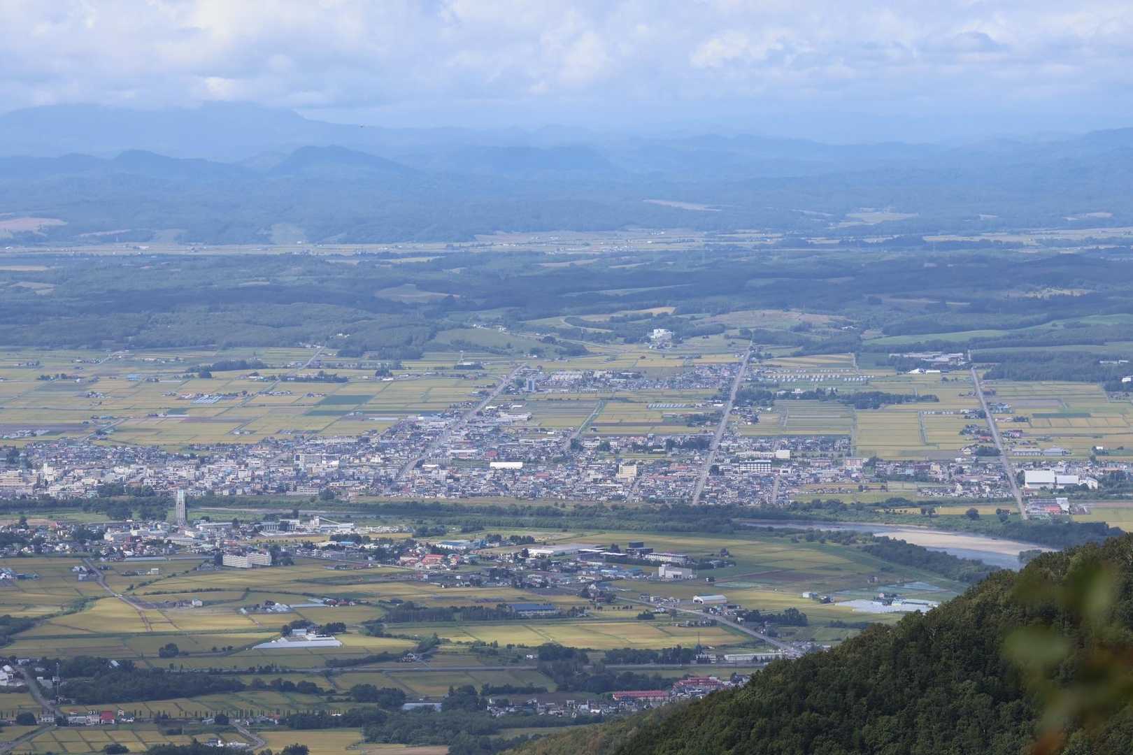 ここも眺めがいいです❗️石狩川と深川の町を一望できます👍