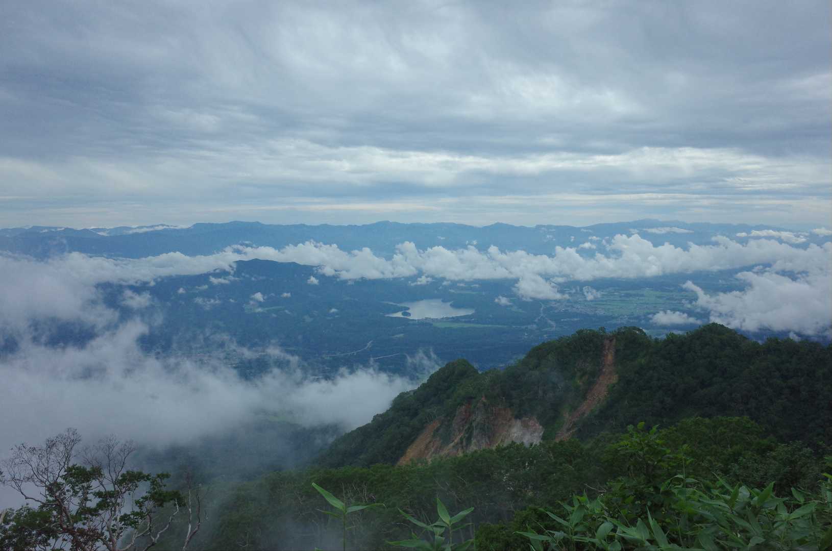 茶臼山-大倉乗越-妙高山 縦走コースの写真