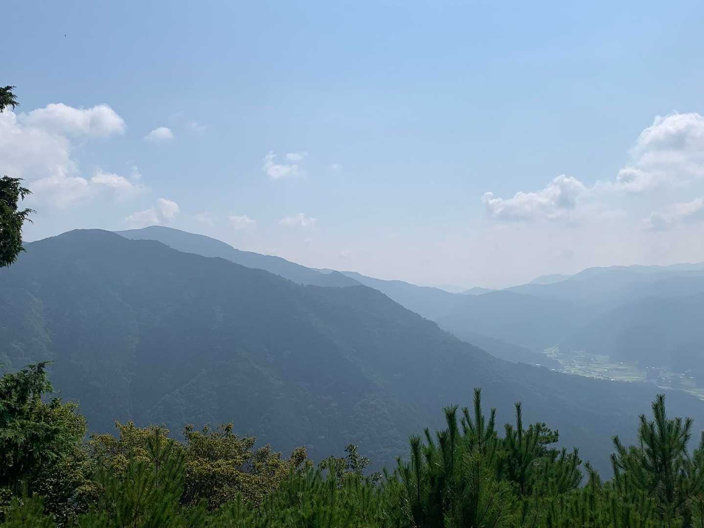 左奥のピークは植松山⛰️
登った山だと親しみ感じるねー❤️
