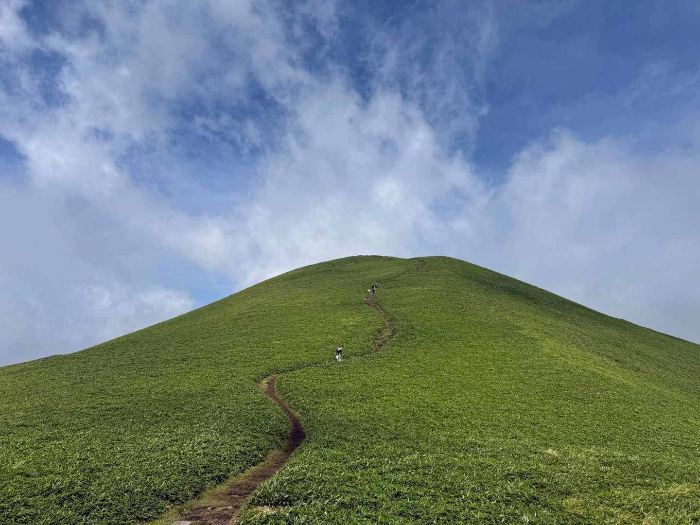 風も少し落ち着き霧もなくなって来たからだ！撮りたかったのはこれよこれー⛰️