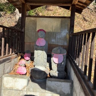 登山口のお地蔵様に🙏