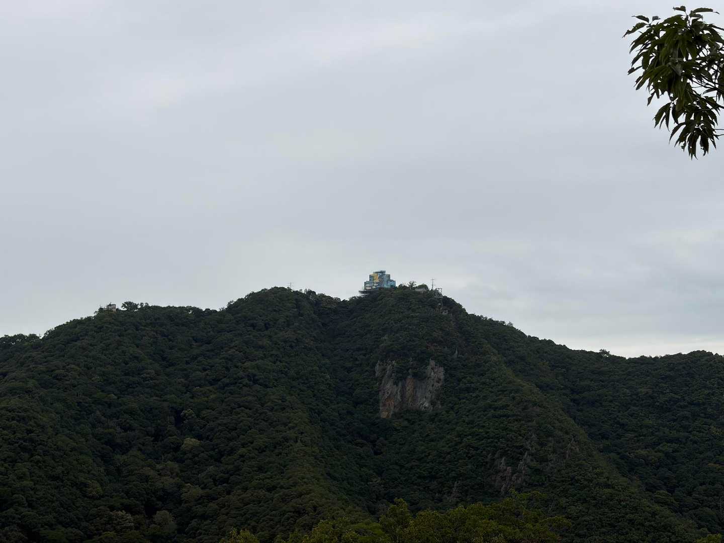 鷹巣御前 往復コースの写真