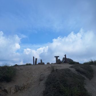 １座目【赤坂山】山頂到着～🙌