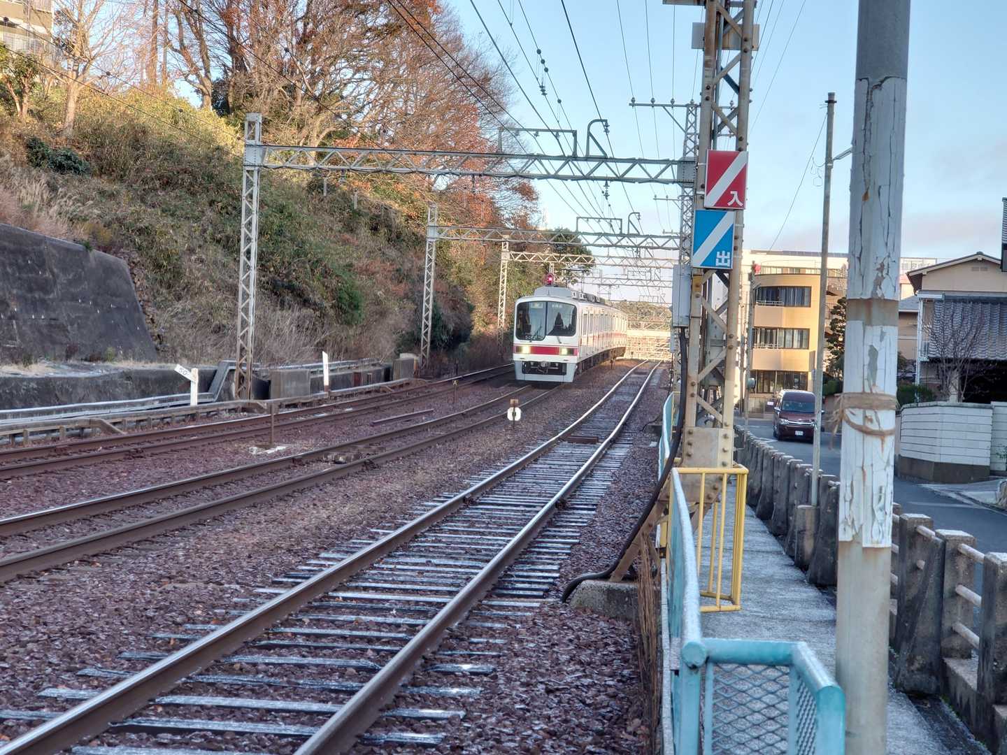 鈴蘭台駅-菊水山-鍋蓋山-再度越-滝山城跡登山口-新神戸駅 縦走コースの写真