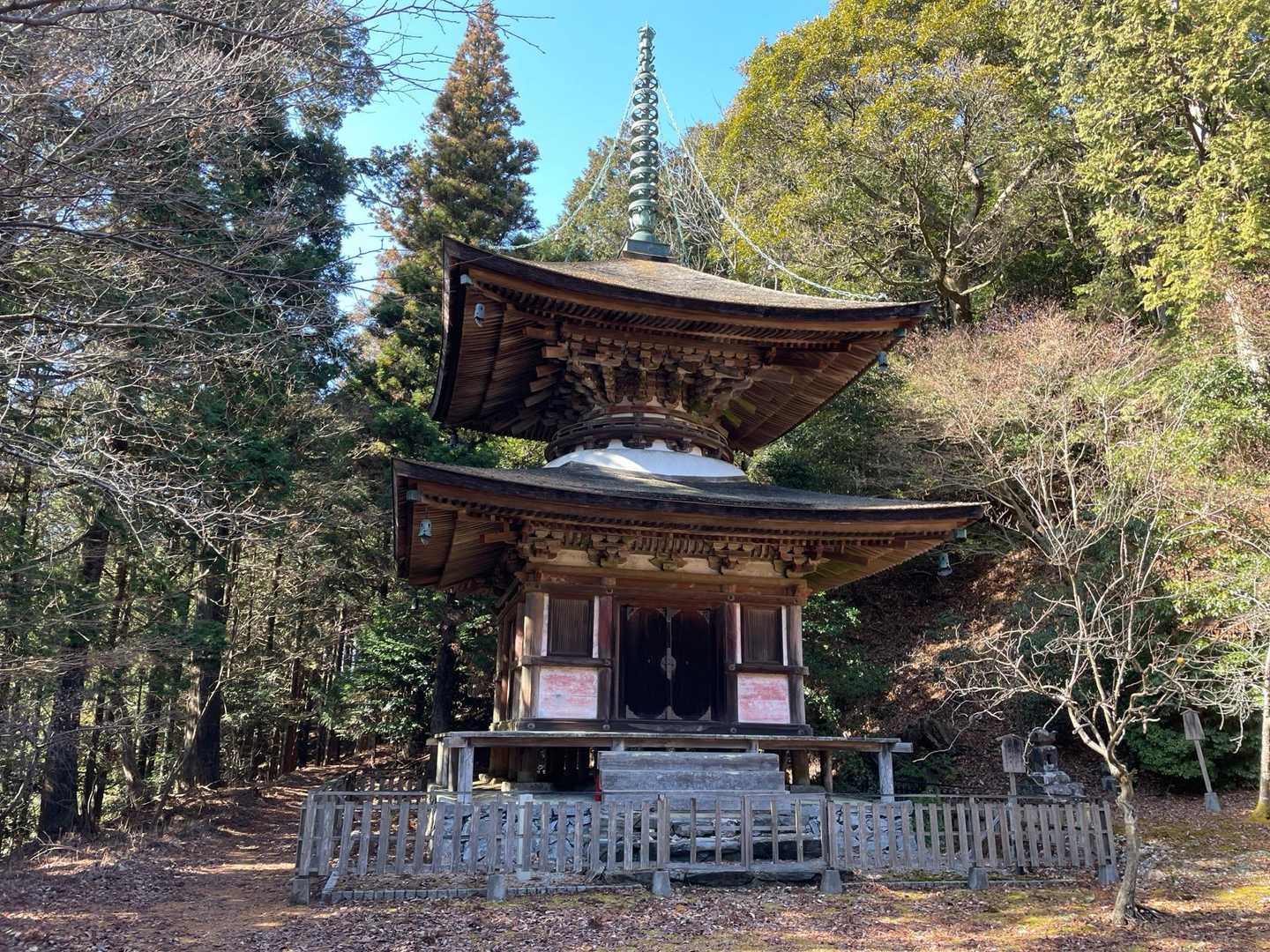 鷲峰山金胎寺の多宝塔
