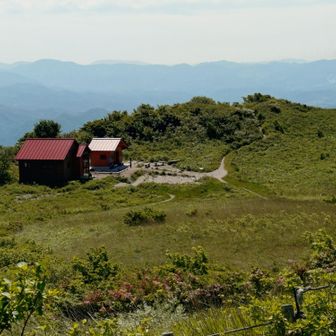 男三瓶に到着です山頂には沢山の方がおられます