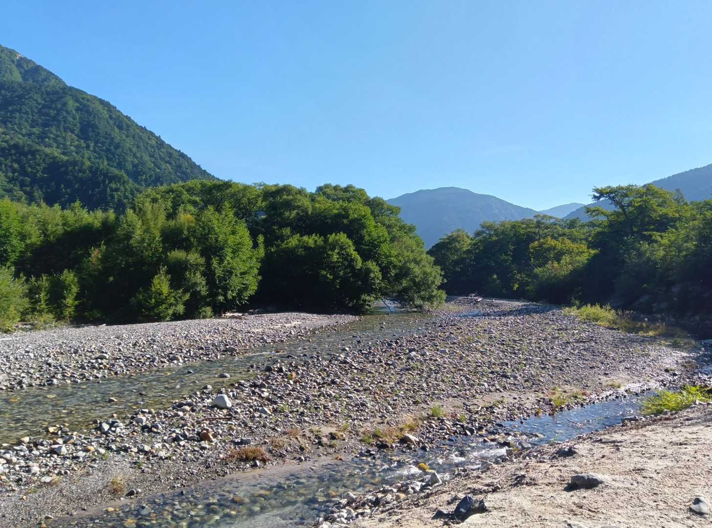 景色とスイーツで目も舌も嬉しい山岳景勝地、長野・上高地コースの写真