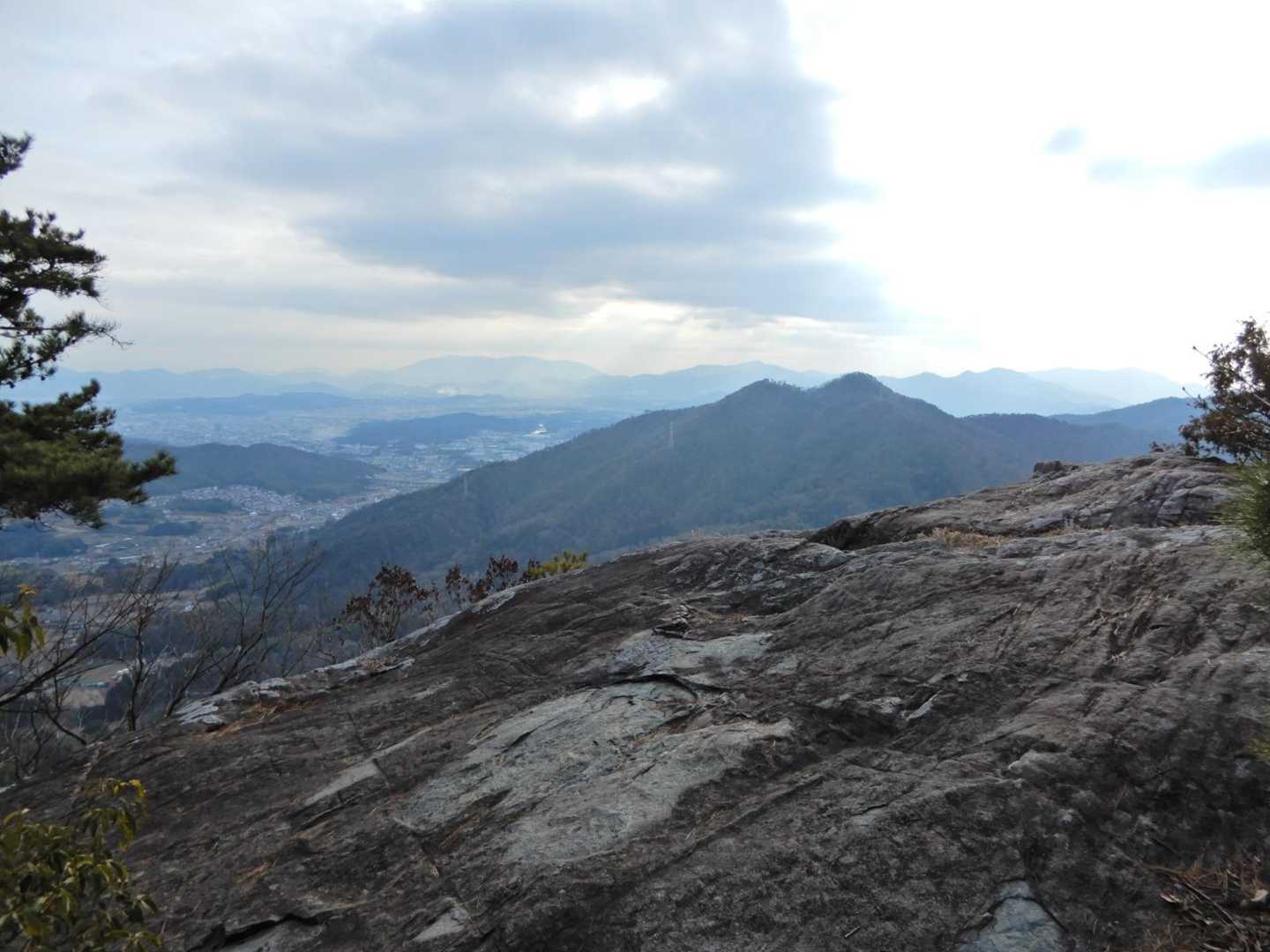 展望を求めて見晴大岩へ