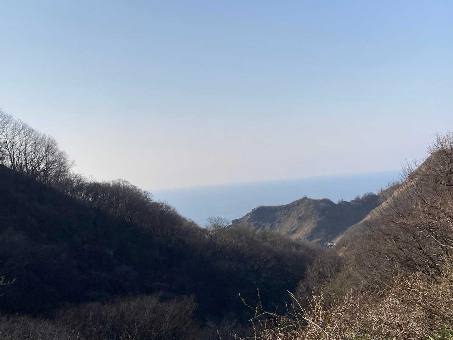 霞んでますが、先はには日本海です