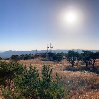 パノラマ写真@展望台
左端の湯ノ岳から山々を縦走してきたんだなあ。