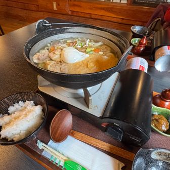 お昼ごはんを食べにちょっと寄り道🤭