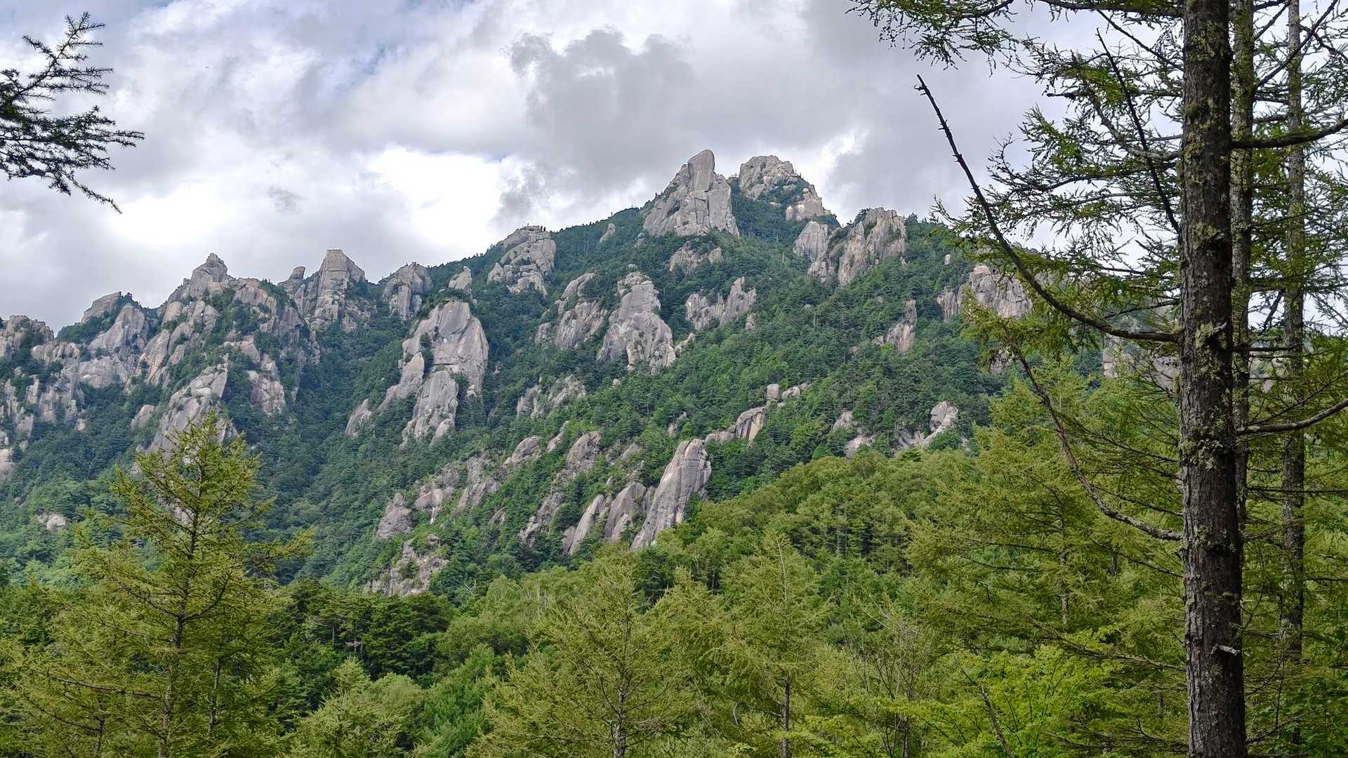 瑞牆山絶景ポイントから。