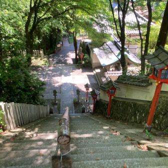 途中のお寺も立派、トイレ休憩