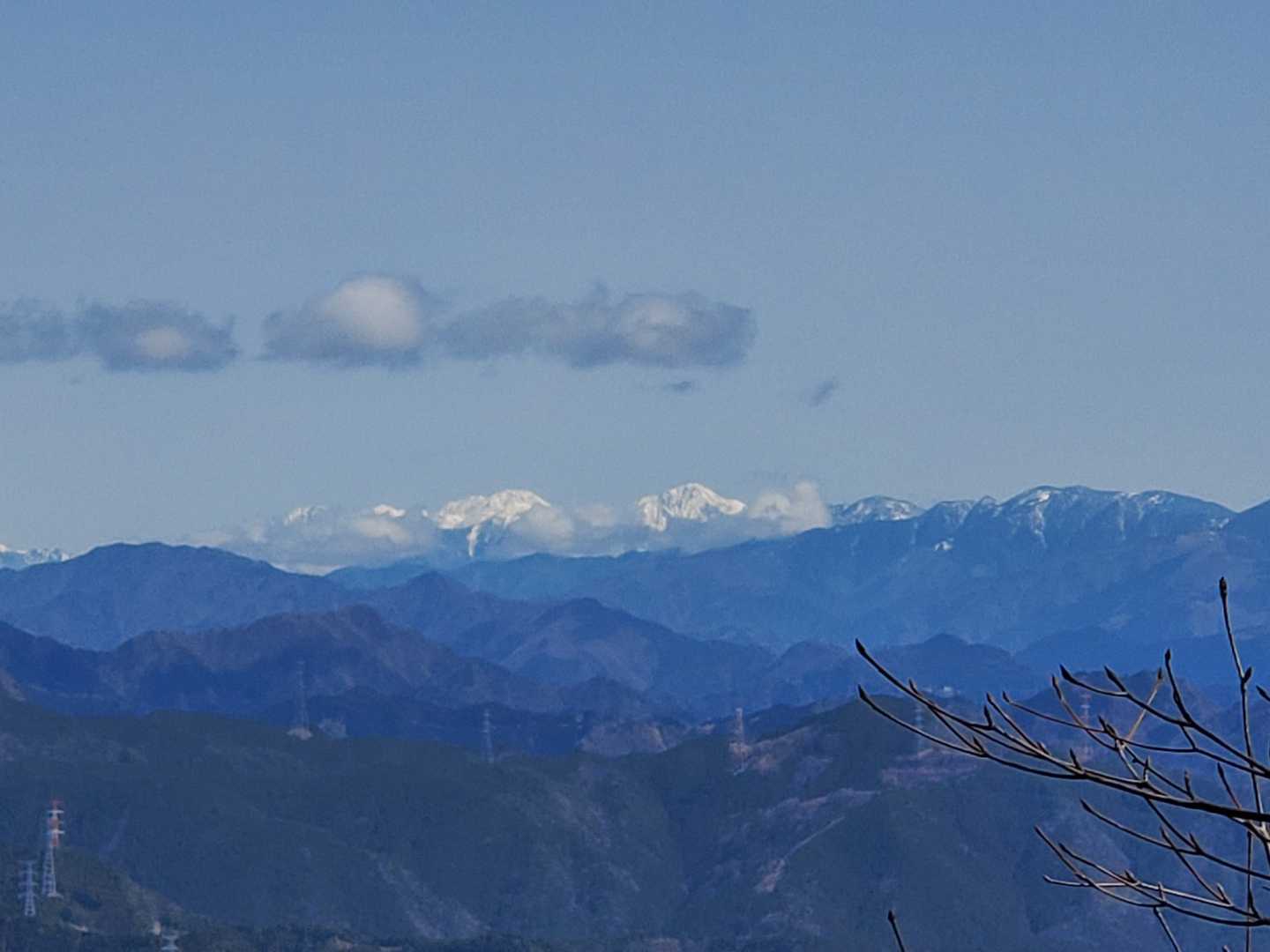 右手に光岳…美しい！