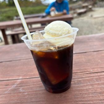 鏡平で名物コーヒーフロート😋