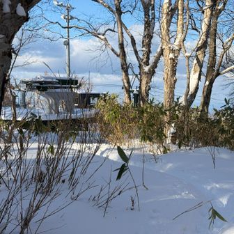 山頂までリフト。動いていない。