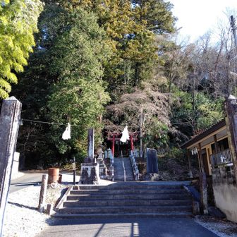 戻ってきました。
今日は極上の稜線に行ってこれました。
感動しました✨️
今日は思い出の１日です🥰🎂
帰りに実家へ寄って帰ります🚗💨