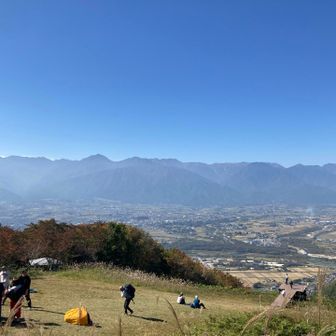 霞んでいたけどとっても良い天気♪♪
北アルプスも雲一つなく、キレイに端から端まで拝めました(o^^o)