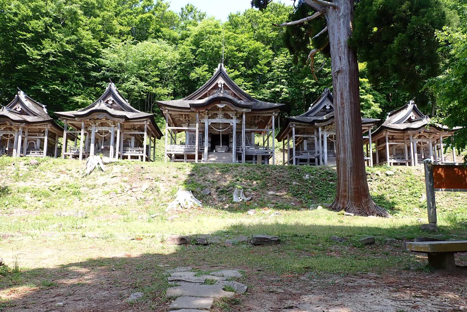 赤神神社五社堂
ここまで階段あり