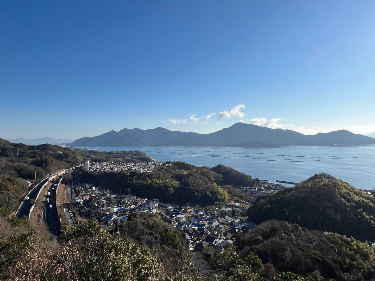 山陽自動車道と宮島