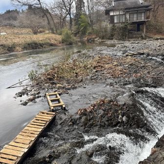 渡渉ポイント
奥の貸別荘までが渡渉箇所
スーパーの袋を用意しましたが使いませんでした