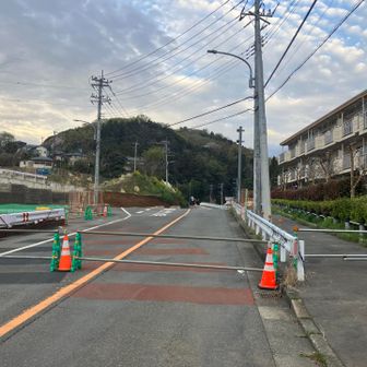 ここ工事中で分かりづらい。グーグルだとここ行け、と出る