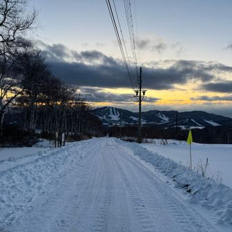 下山

去年の年末に四阿山に登った時は、
ヘッデン下山でした…